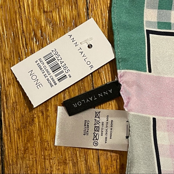 Plaid pastel Ann Taylor pure silk scarf - Picture 4 of 7